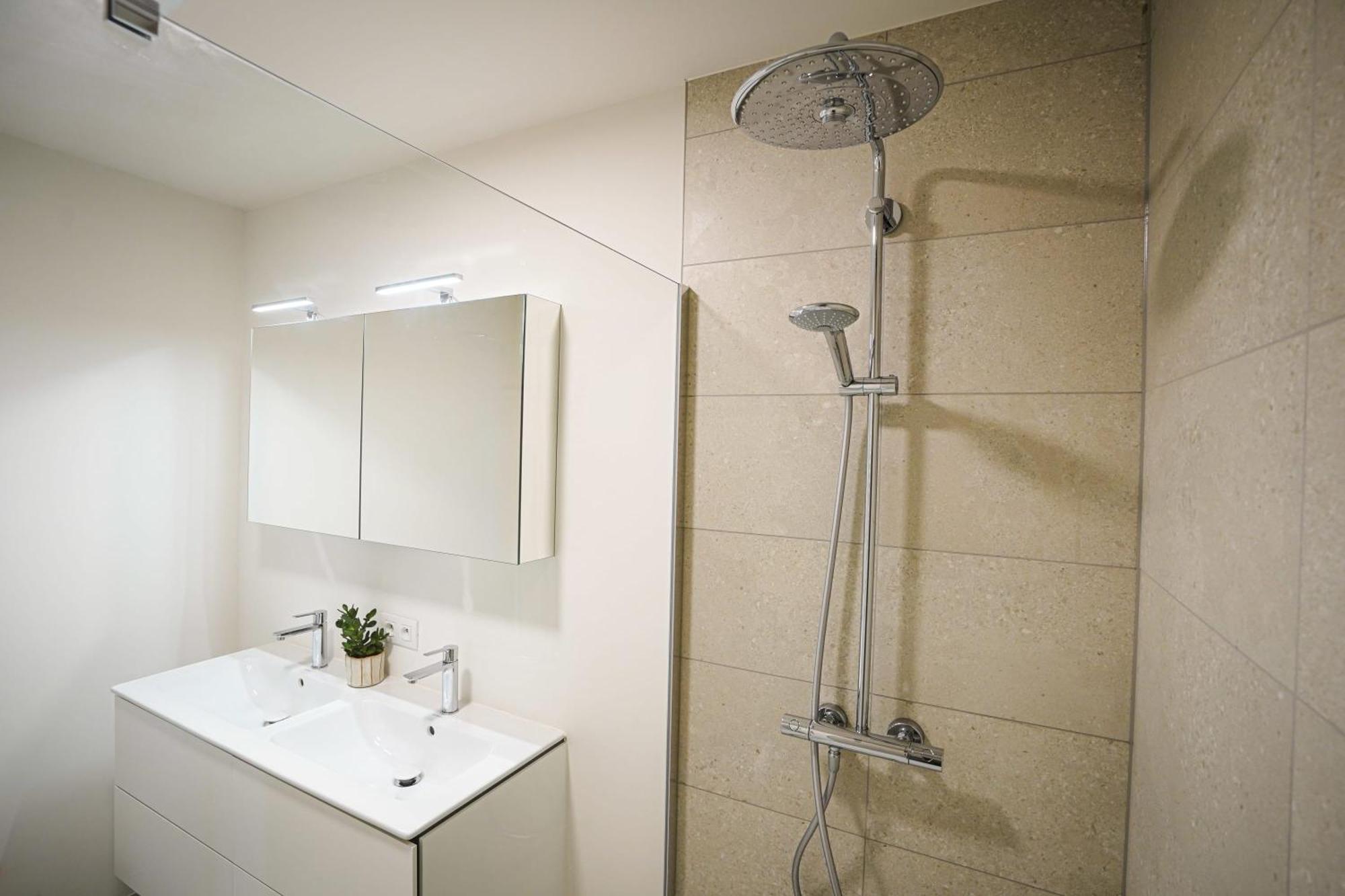 Huswell - Beautiful Apartment With Communal Pool And Gym Oostende Dış mekan fotoğraf